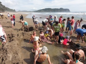 Digging an Onsen at Hot Water Beach